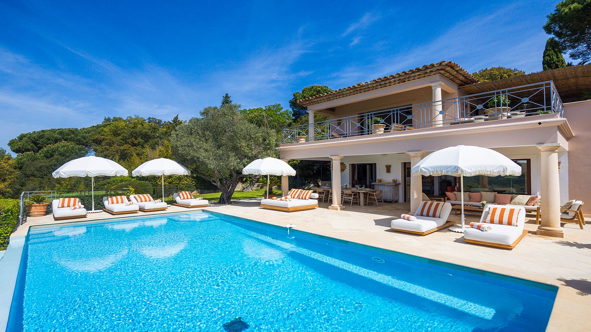 Villa Estelle, Escalet