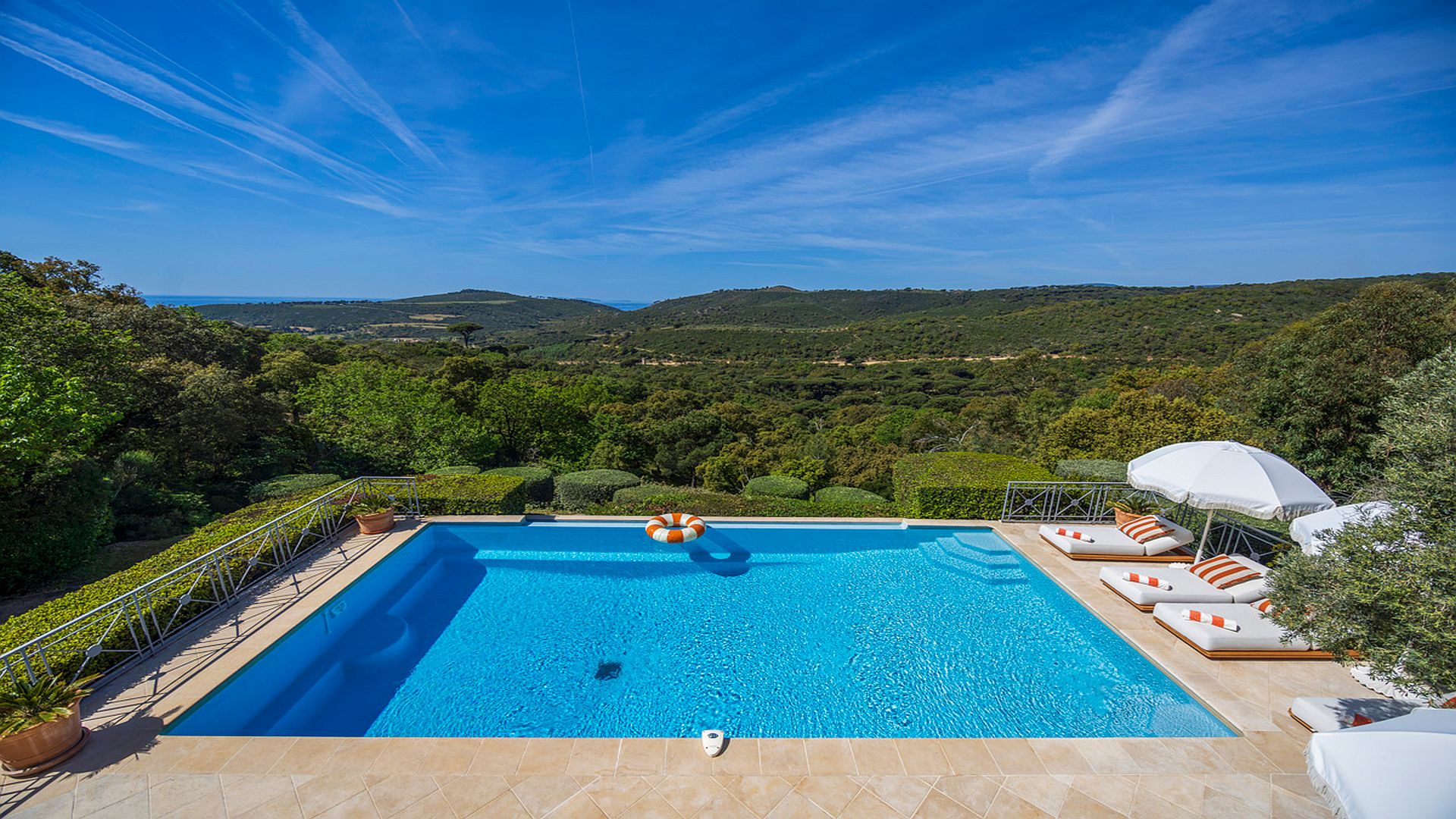Villa Estelle, Escalet