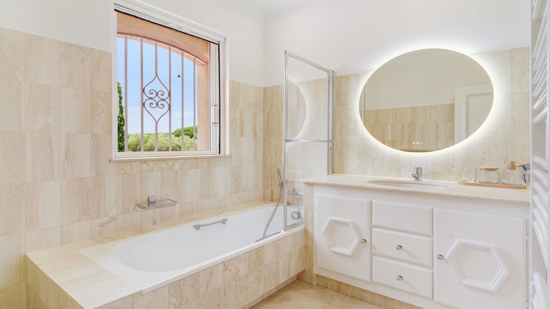 Villa Bagatelle, Domaine de Capilla