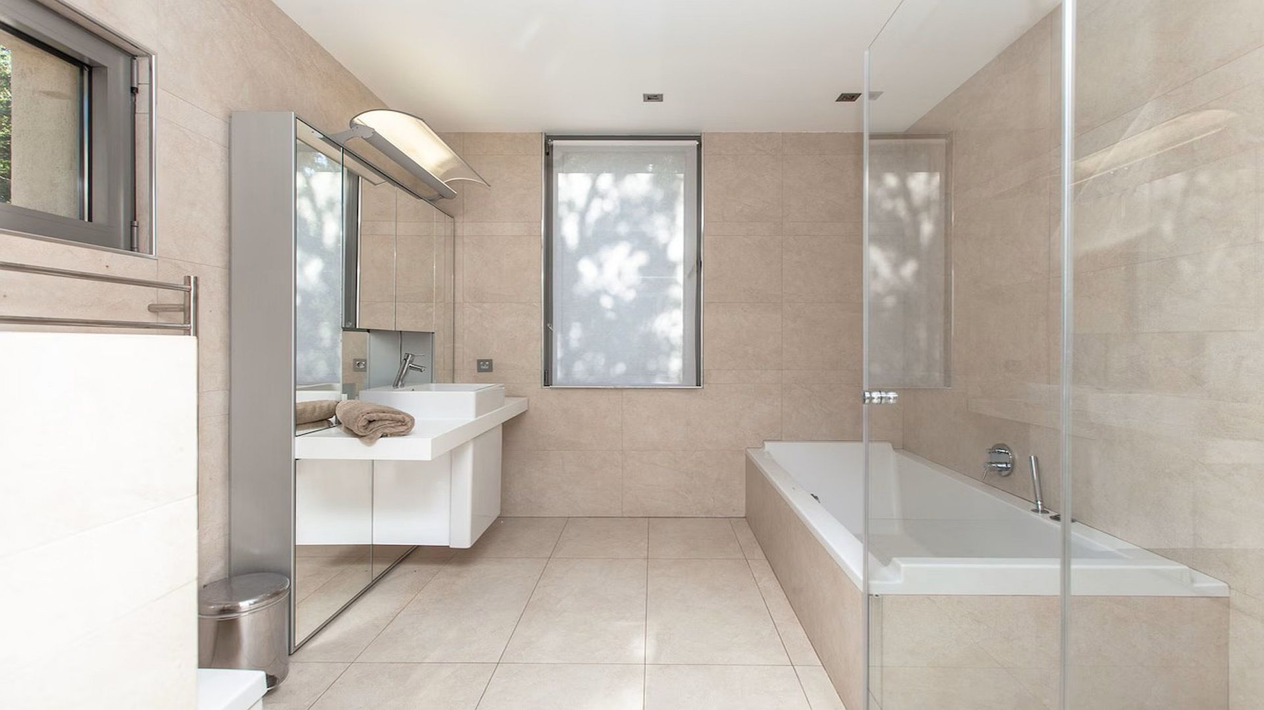 Villa Lizzy, Escalet