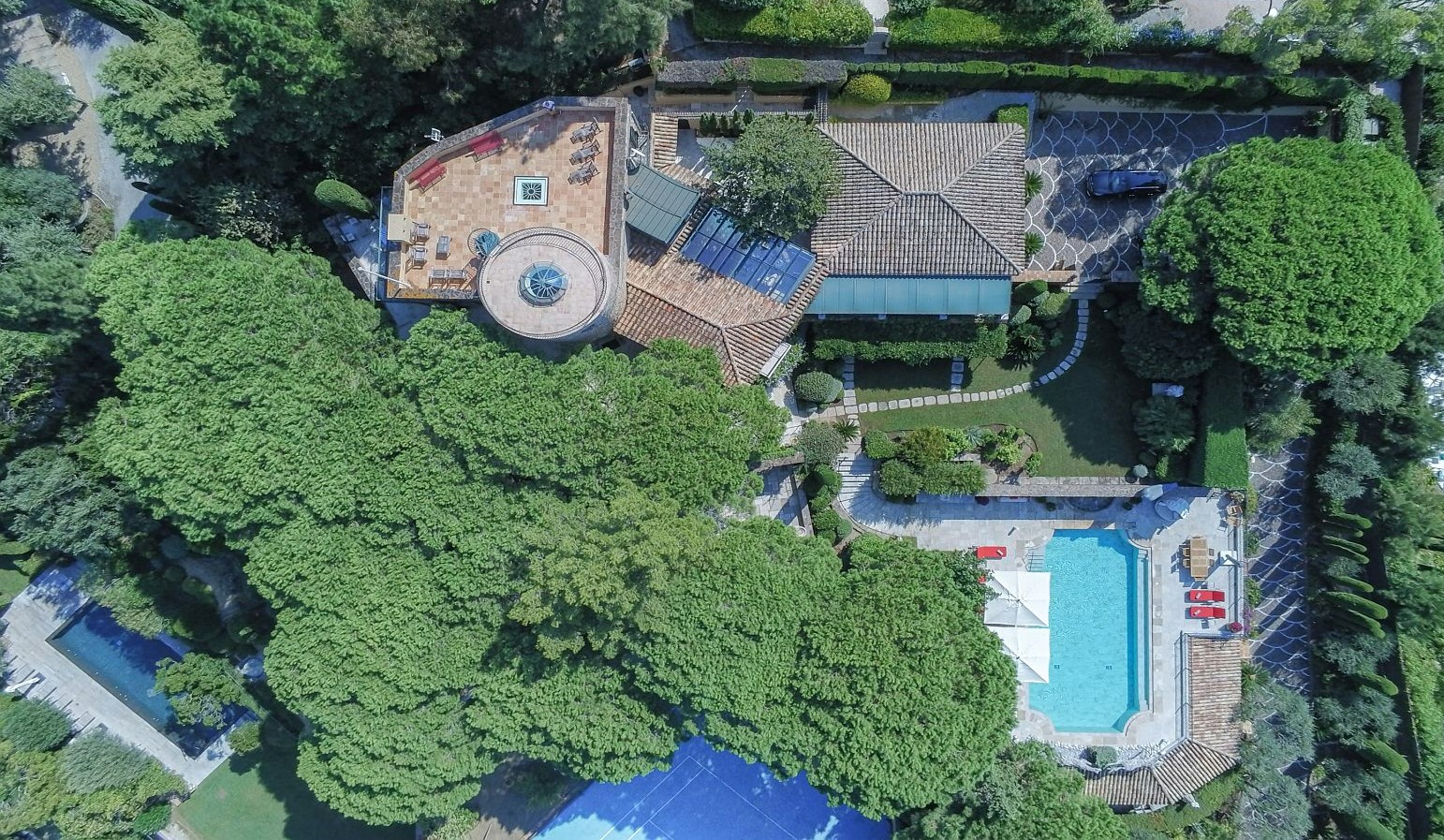 Villa Moulin des Graniers, Centre