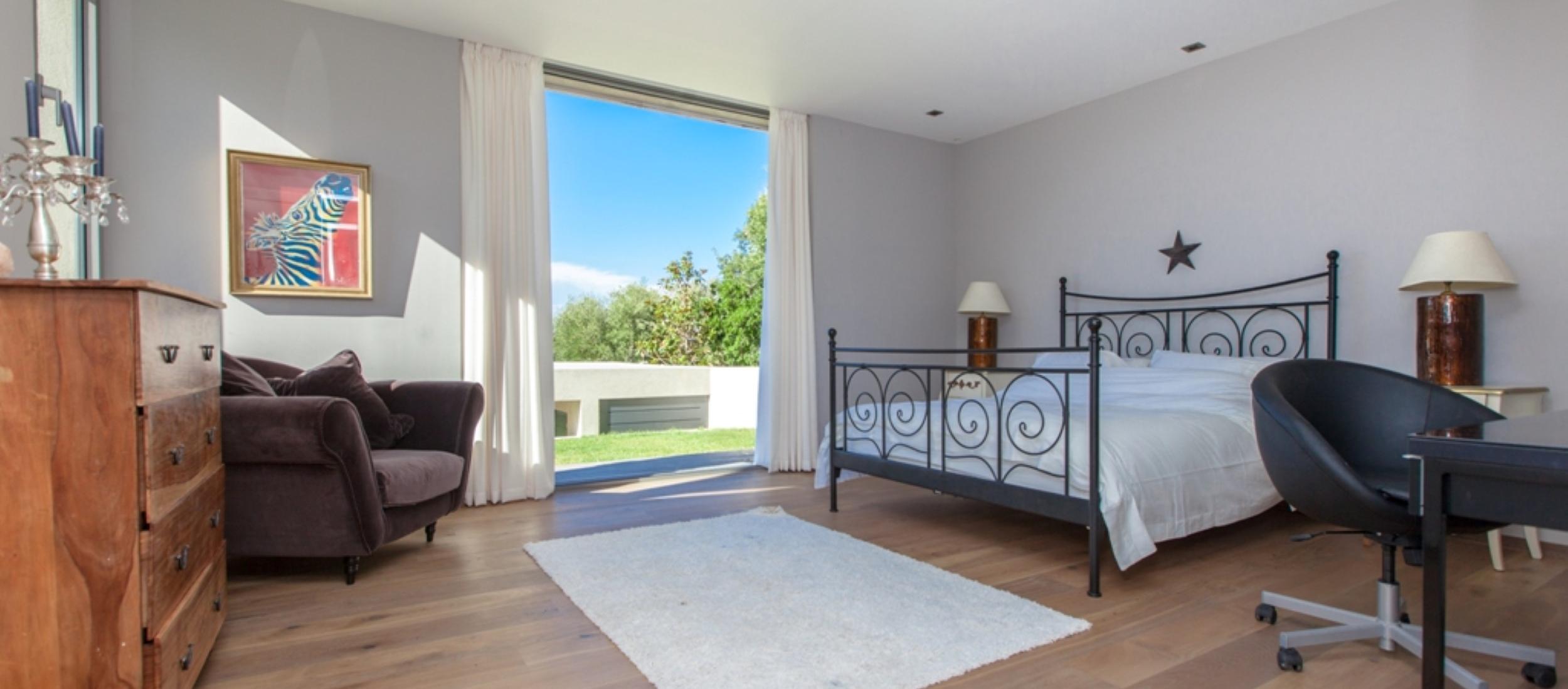 Villa Lizzy, Escalet